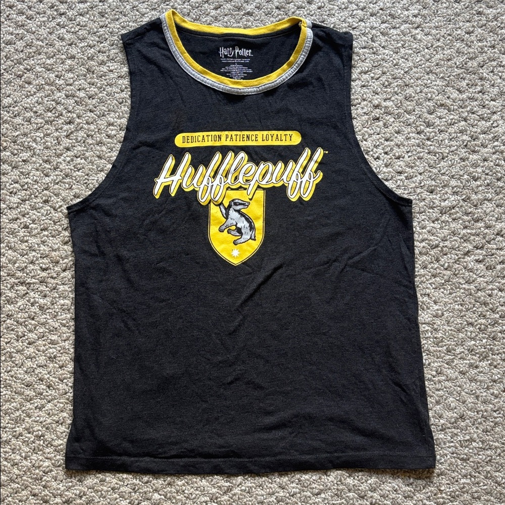 Harry Potter Hufflepuff Tank Top Gray and Yellow W/ Banner Flag - Picture 3 of 8